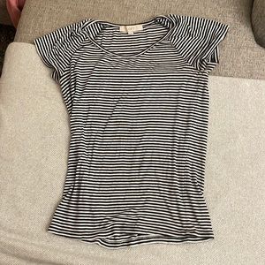 Loft size small tee